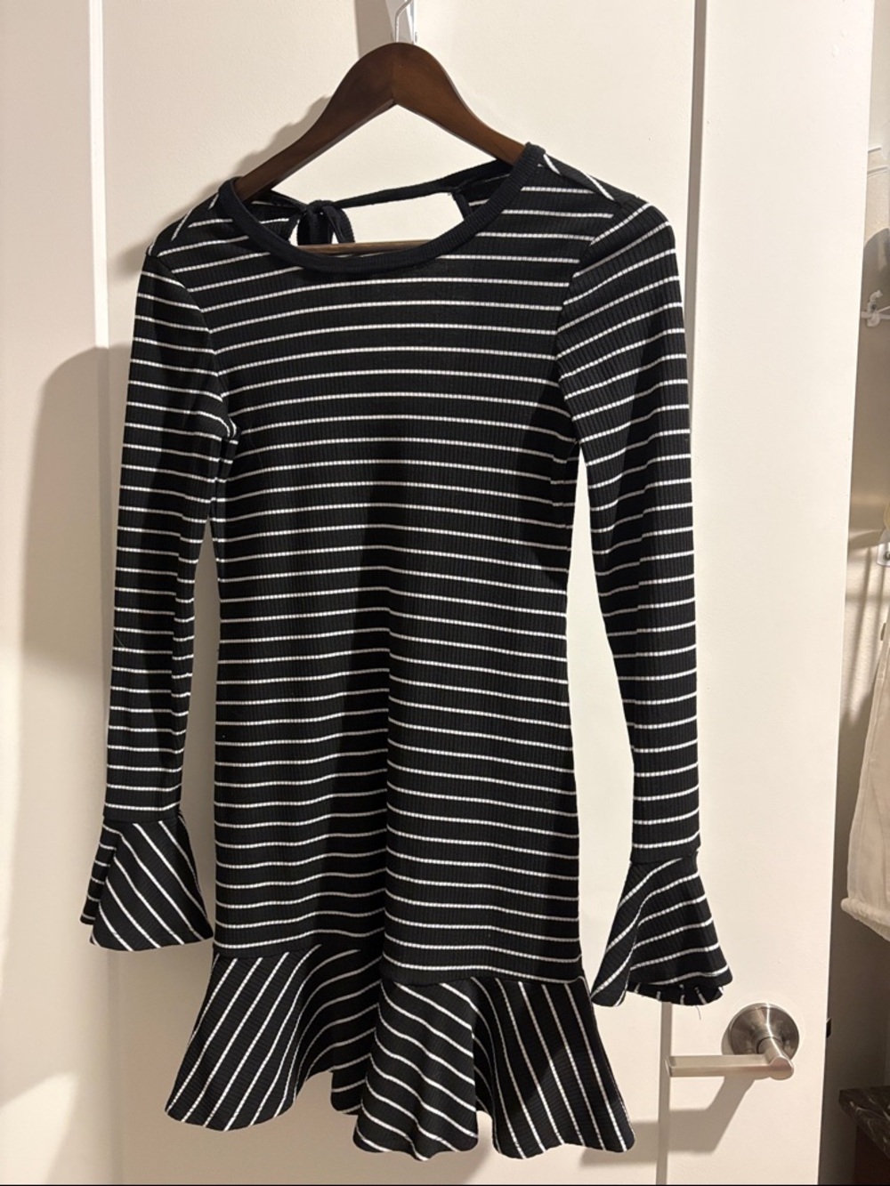 Saylor XS black white stripe dress